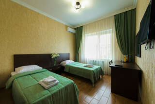 Гостиница Роял Геленджик Стандартный двухместный номер с 1 кроватью или 2 отдельными кроватями-3