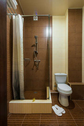 Гостиница Роял Геленджик Двухместный номер с 1 кроватью или 2 отдельными кроватями и балконом-1