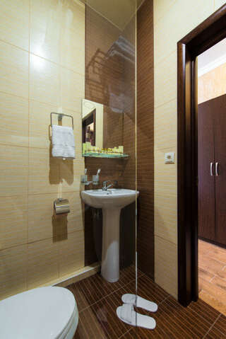 Гостиница Роял Геленджик Двухместный номер «Комфорт» с 1 кроватью или 2 отдельными кроватями-3